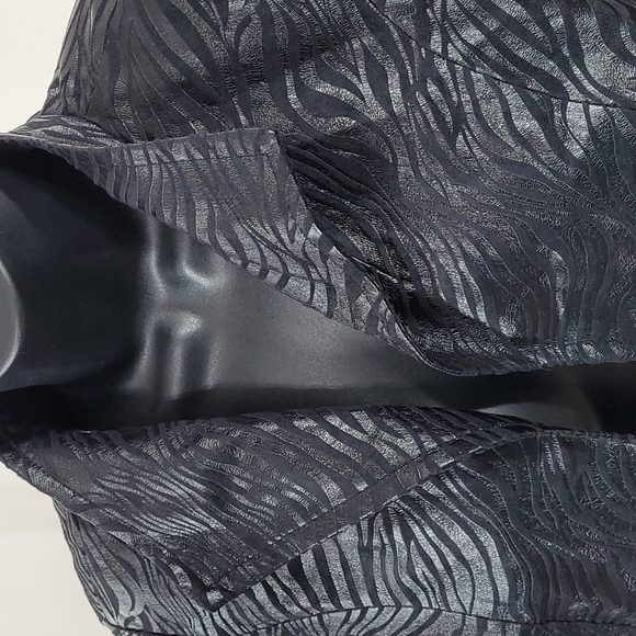 Zebra Jacket - Picture 3 of 5